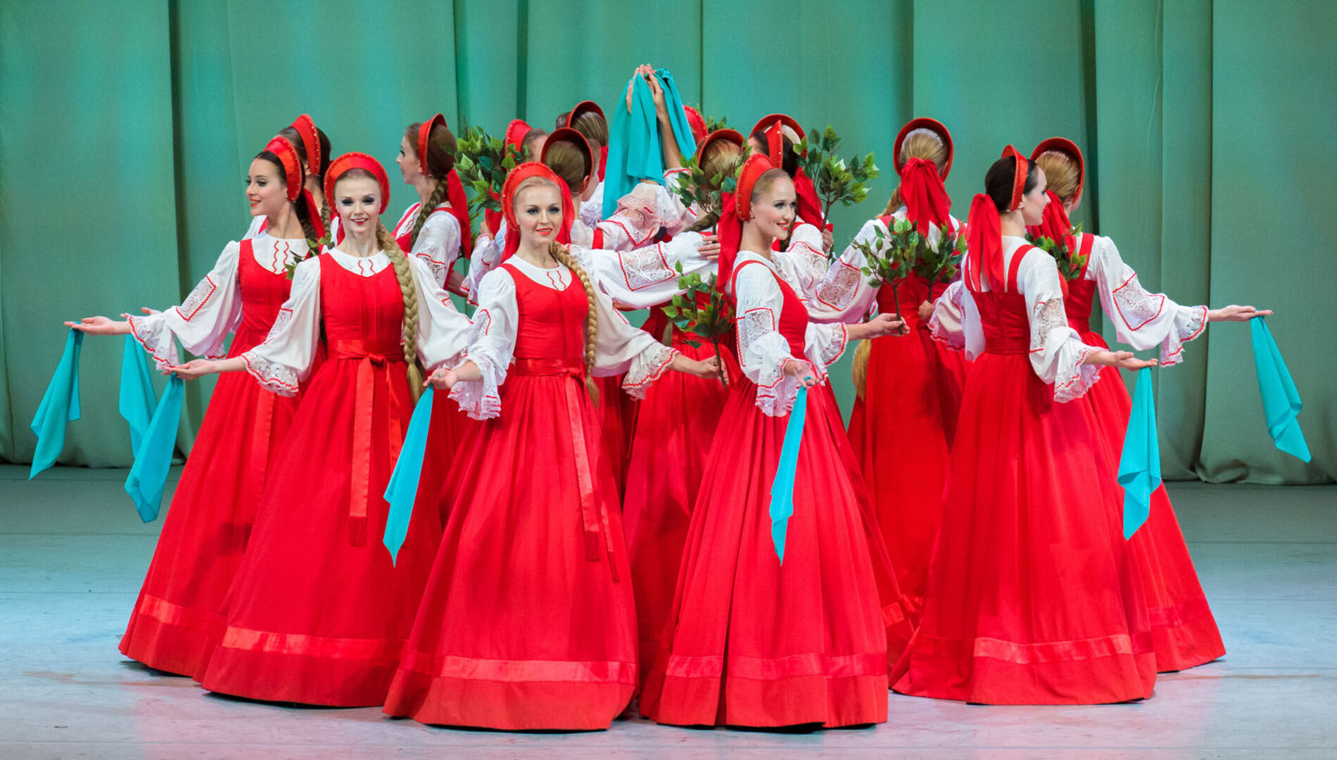 Государственный академический
хореографический ансамбль «Берёзка»
имени Н. С. Надеждиной