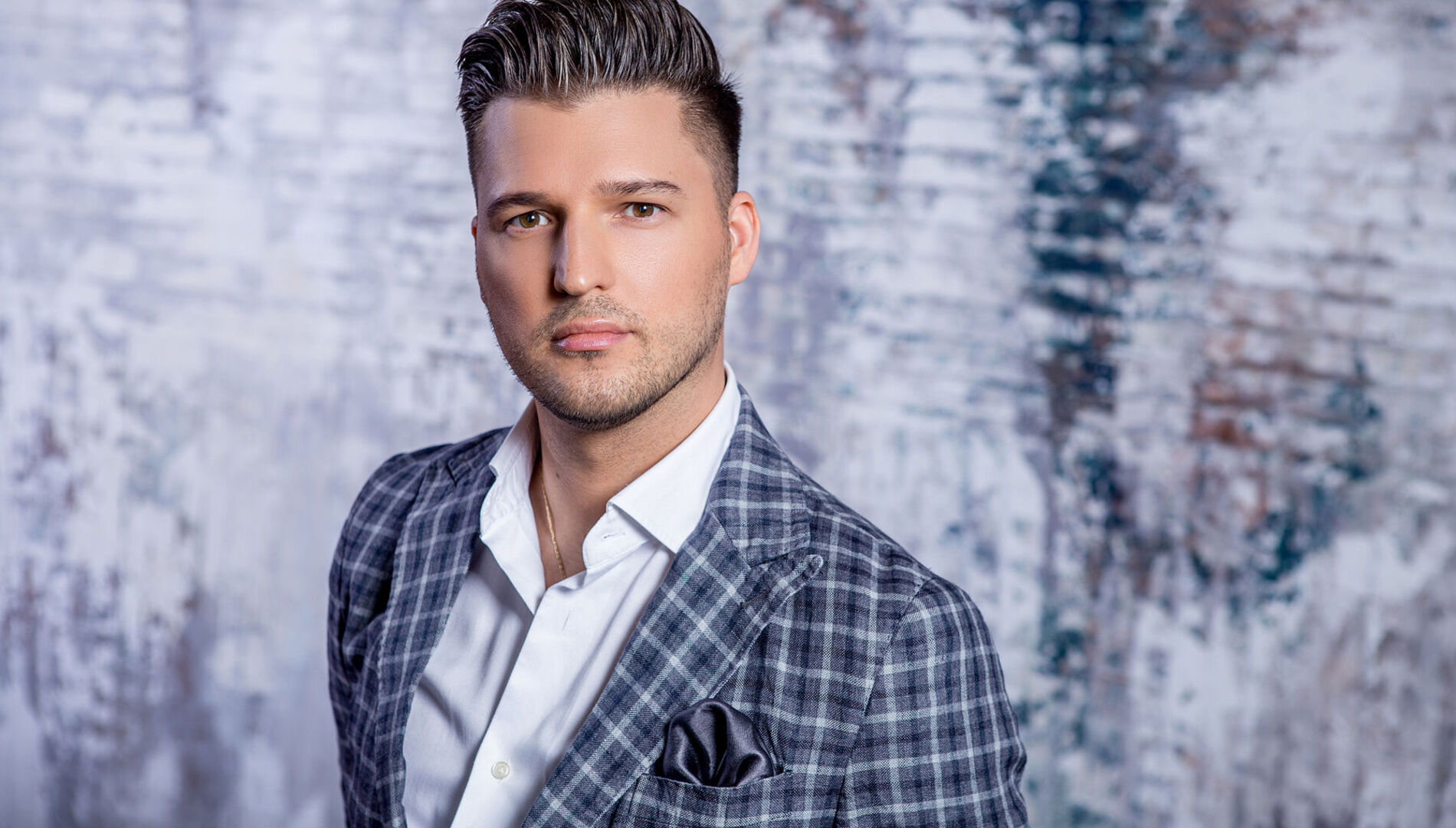 Юрий Махров