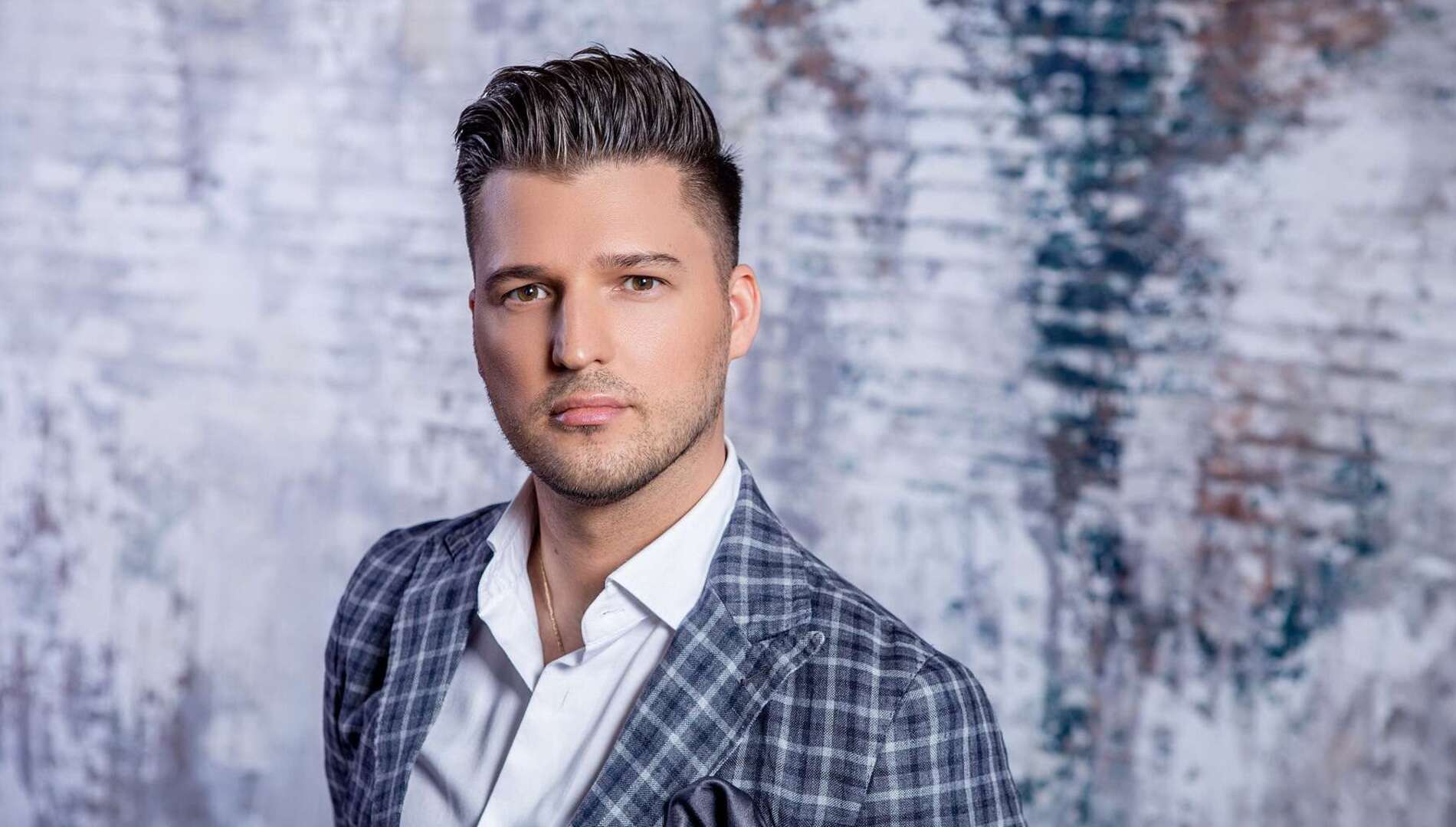 Юрий Махров