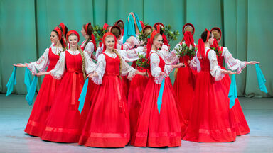 Государственный академический
хореографический ансамбль «Берёзка»
имени Н. С. Надеждиной